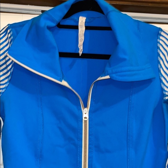 Lululemon Athletica Blue and White Utility Jacket - Picture 3 of 10
